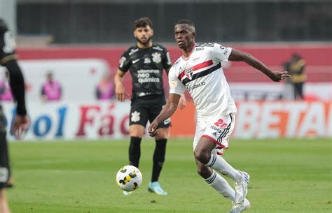 S O Paulo E Corinthians Empatam Em Cl Ssico Pelo Brasileiro Massa News