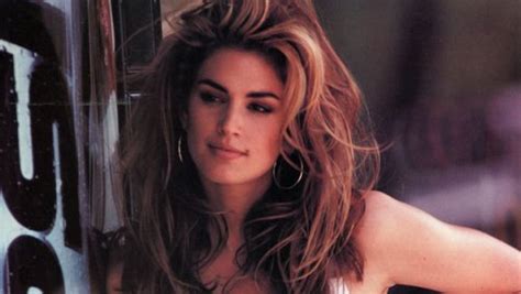 Cindy Crawford 55 Rocks Daisy Dukes As She Recreates Her Sexy Pepsi Commercial From 1992