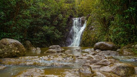 12 Must-See Waterfalls in Oahu for the Explorer in You!