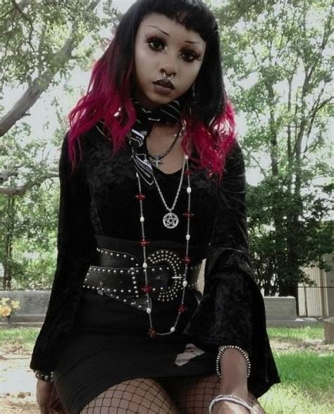 Pin By Oforlikelalune On Goth And Black Alternative Outfits Afro Punk