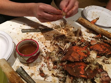 How to eat Maryland Blue Crab - Living with the Travel Bug