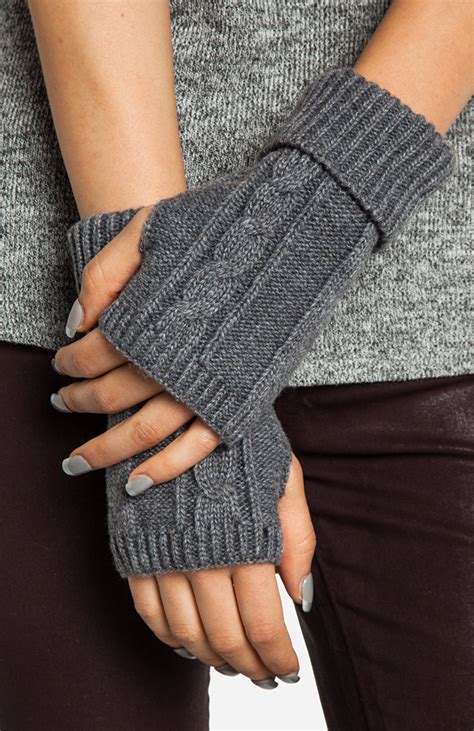 Cable Knit Fingerless Gloves In Grey Dailylook