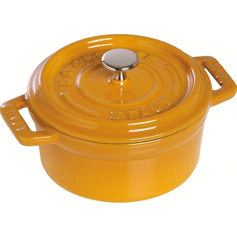 【staub 團購】 Staub 10 經典圓鍋 霧黑色 石墨灰 櫻桃紅 芥末黃 深藍色 羅勒綠 肉桂色 石榴紅 蝦皮購物