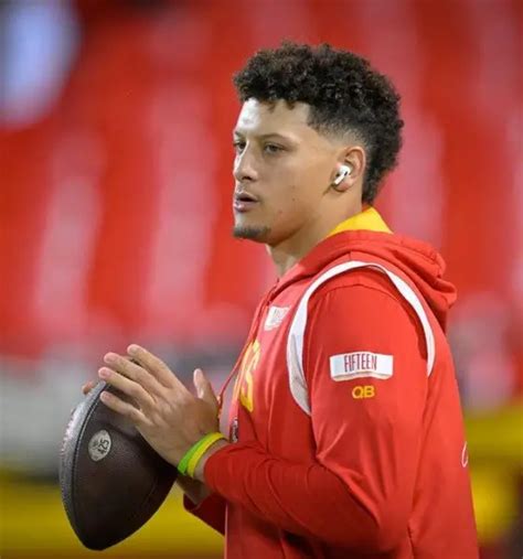 Top 10 Patrick Mahomes Haircuts 2024 (With Pictures) | Straightener Lab