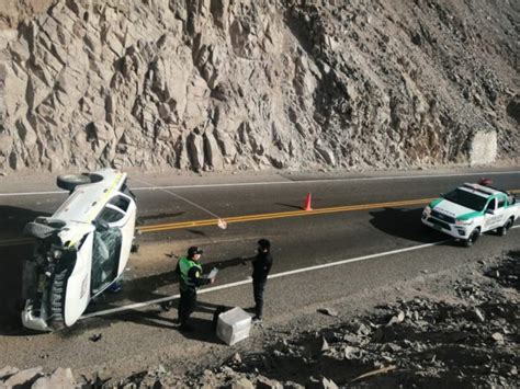 Moquegua Camioneta Se Despista Y Vuelca En La Panamericana Sur