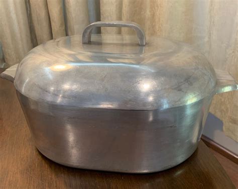 Wagner Ware Magnalite GHC 8 Quart Roaster With Snug Lid Sits Flat Dutch