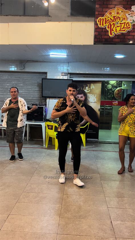 Pizzaria & Karaokê Lapetitozza - Dia 22/03 (sexta-feira) teremos mais um karaokê. Você não vai ficar de ...