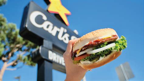 CARLS JR CELEBRA 30 AÑOS EN MÉXICO Style by ShockVisual