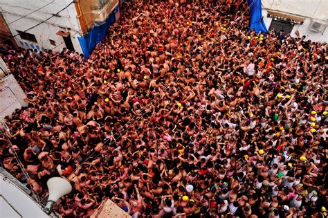 Annual La Tomatina Tomato Fight in Valencia, Spain | POPSUGAR Food