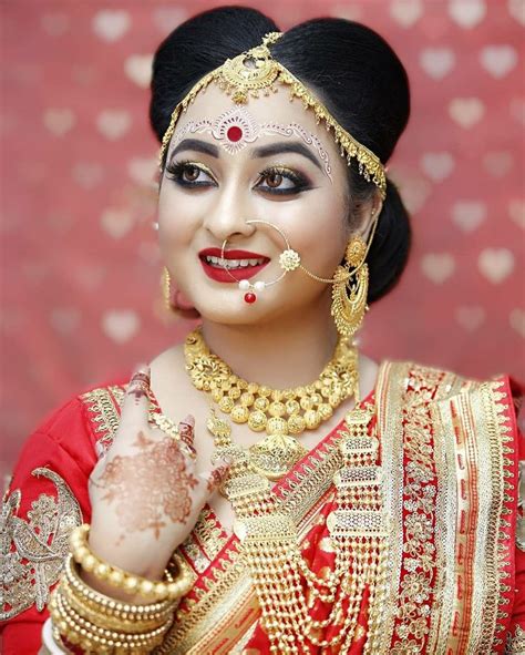 Indian Bridal Photos Stunning Bengali Bride In Traditional Saree