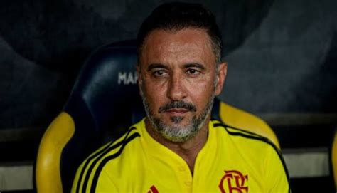 Vitor Pereira de casa nova treinador acerta NOVO CLUBE após saída