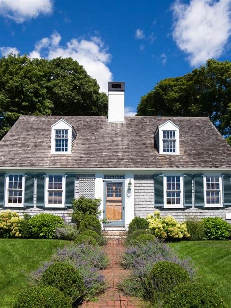 These 20 Colonial Style Homes Will Have You Feeling Warm and Cozy