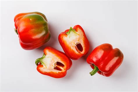 Перец красный сладкий с бесплатной доставкой на дом из «ВкусВилл ...