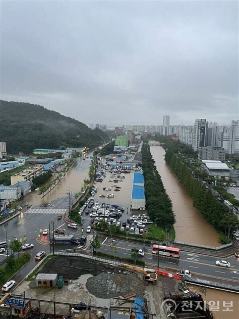 전남 호우 특보 발효 도로 침수 등 피해 속출