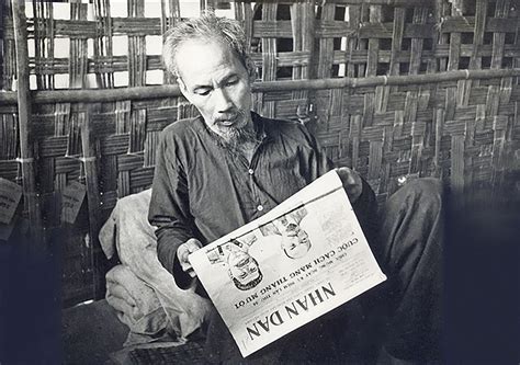 Bác Hồ Với Báo Nhân Dân