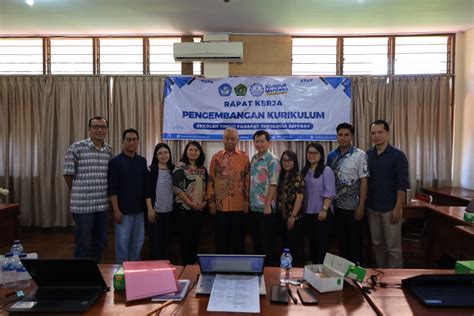 STFT Jaffray Makassar Rapat Kerja Pengembangan Kurikulum Sekolah