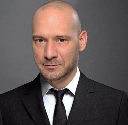 Ицо Хазарта търси успехи на съветник Трайков в културата, открива ...