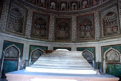 Tomb Of Bilqis Begum, Burhanpur - Timings, History, Best Time to Visit