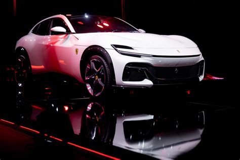 Ferrari PUROSANGUE ซูเปอร์คาร์ 4 ประตูรุ่นแรก 40.5 ล้าน