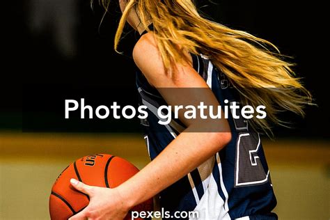 100 000 Basket Ball Fille Banque Dimages Et Photos Libres De Droit · Téléchargement Gratuit