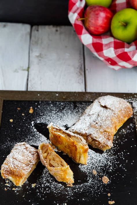 Easy Apple Strudel Easy Apple Strudel Puff Pastries Apple Strudel