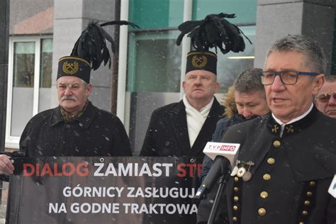 Pose Pis Grzegorz Matusiak Zamierza Pozwa Donalda Tuska Chodzi O