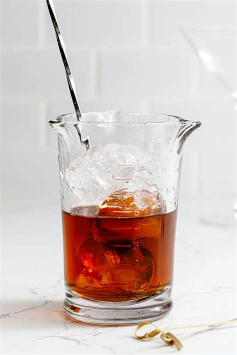 Manhattan Cocktail Recipe - Kippi at Home