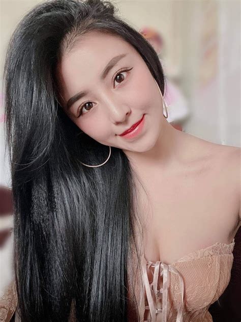 Hot girl bánh tráng trộn sau 8 năm Tưởng thăng hạng nhan sắc hóa ra trình sửa ảnh lên tay