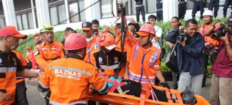 Simulasi Gedung Sate Diguncang Gempa Deddy Mizwar Panik Pojok Bandung