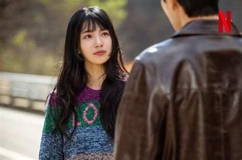 8 Potret Bae Suzy Di Doona Drama Barunya Yang Romantis Dengan Yang Se Jong