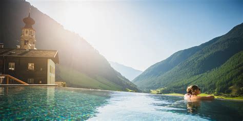 Hotel Mit Schwimmbad Im Schnalstal Hotel Tonzhaus