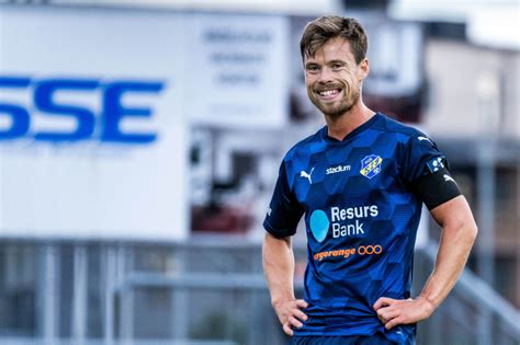 Lagkapten Lucas Ohlander F Rl Nger Med Eskilsminne If Sk Nesport