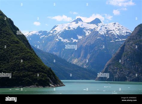 Alaska Mountain Landscape In The Stephens Passage Stock Photo Alamy