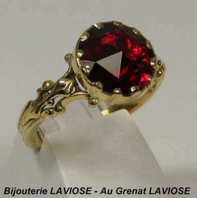 Bague Grenat De Perpignan Rond Serti Griffes Au Grenat Laviose