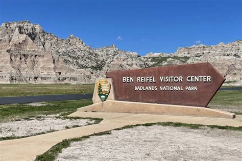 A Full Day (and Night) in Badlands National Park: Best Hikes & Where to ...