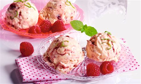 Sorvete De Creme Geleia De Frutas Vermelhas Receita Dr Oetker