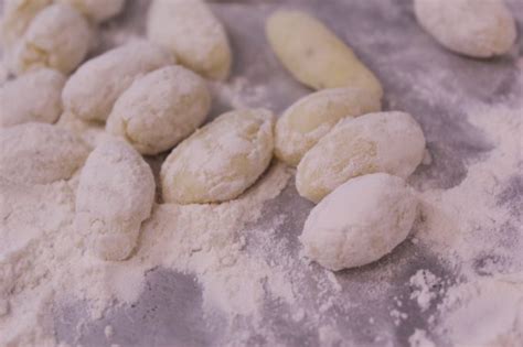 Gnocchi de batata molho de sálvia e manteiga Segredos da tia Emília