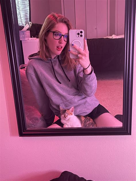 Do You Like My 🐱 26f R Selfie