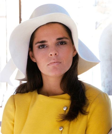 40 Beautiful Portrait Photos Of Ali Macgraw In The 1960s And Early â