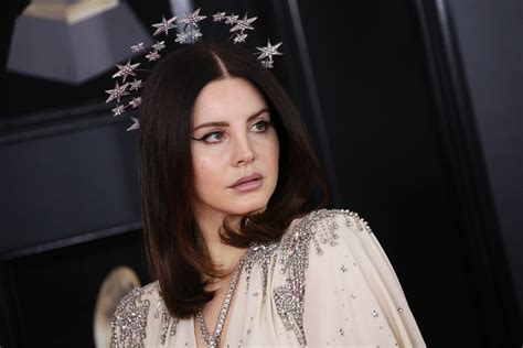 Lana Del Reys Looking For America Responds To Mass Shootings