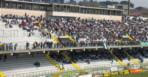 Stadio Partenio Adriano Lombardi In Avellino Italien Sygic Travel