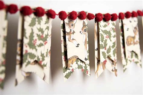 DIY Christmas Banner for Your Vintage Farmhouse Mantel - DIY Candy