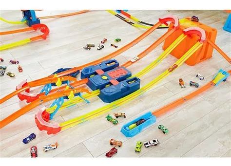 Pista Hot Wheels Trackbuilder Doble Propulsor Y Más De mts en venta en León Guanajuato por sólo