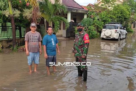 Sungai Meluap Tiga Perumahan Terendam