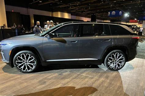 Leaked Jeep S Luxury Electric SUV Breaks Cover Early The Examiner