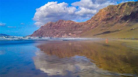 Best Surfing Beaches In Lanzarote Bluetabu