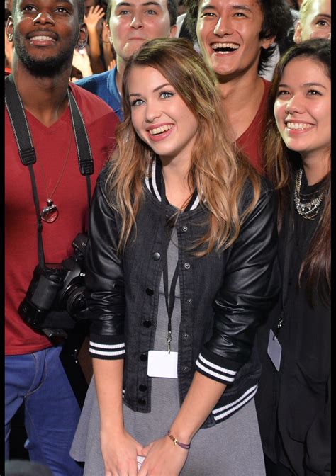 Photo Exclusif EnjoyPhoenix Marie Lopez Rencontre Ses Fans Lors