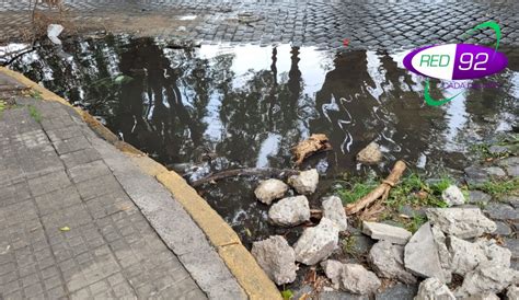 Vecinos Denuncian Una Enorme P Rdida De Agua Que Est Hace Cuatro Meses