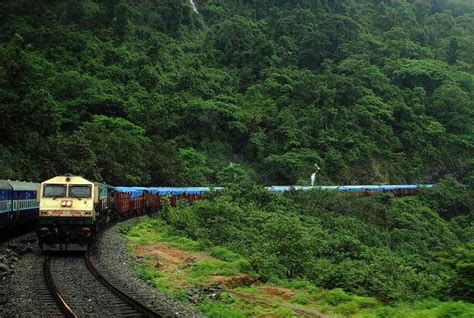 Monsoon Magic – A railway trek to Dudhsagar Falls | Cinesign's Blog