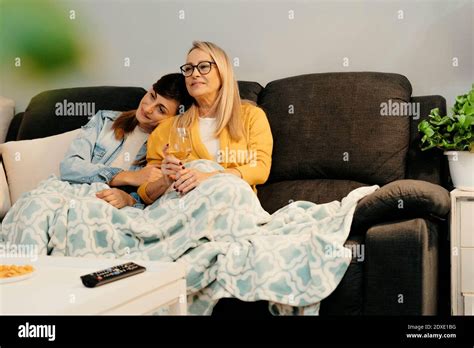 Familia Televisor Fotograf As E Im Genes De Alta Resoluci N Alamy